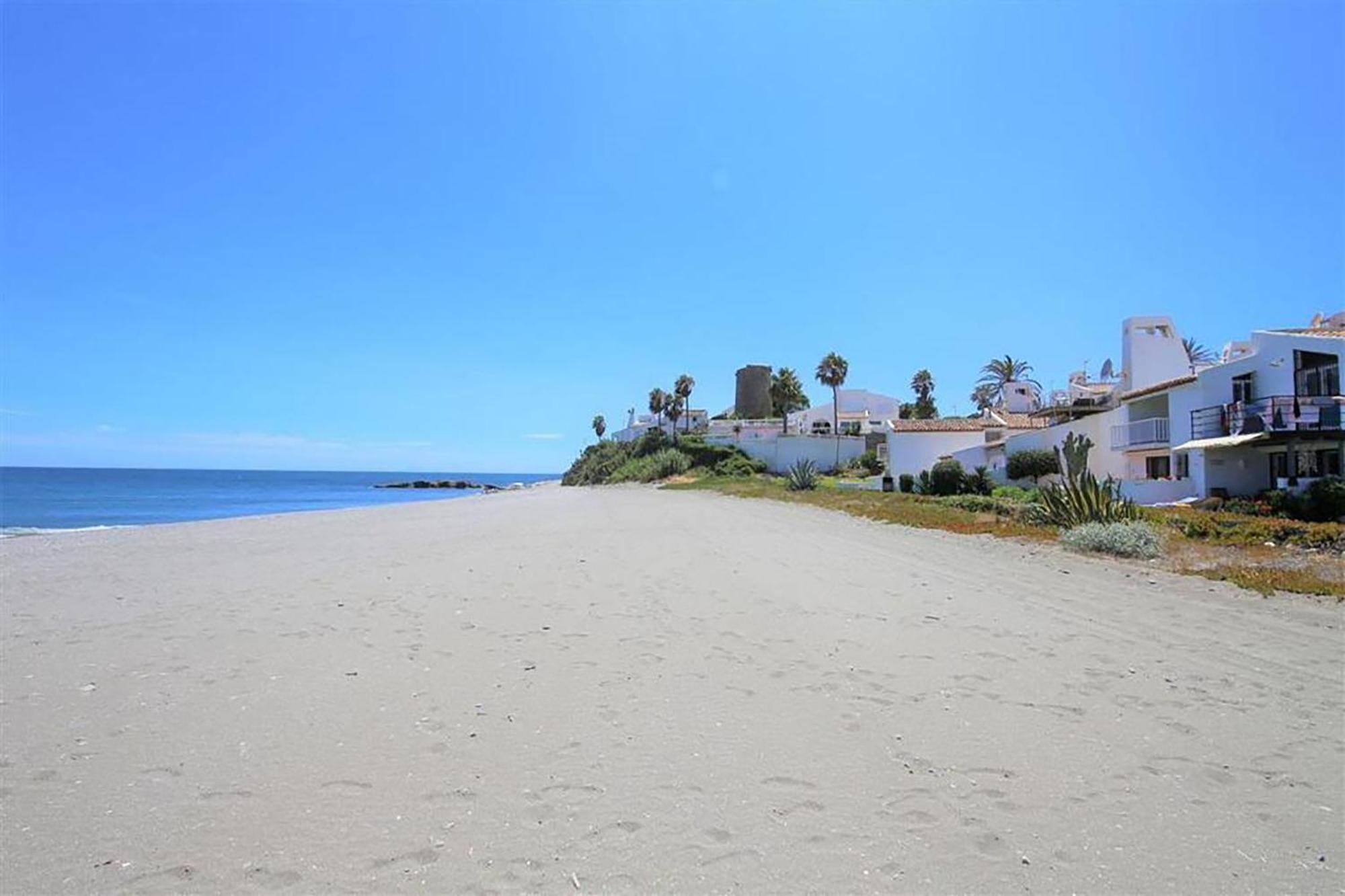 Beachhouse Galore Estepona Exterior foto