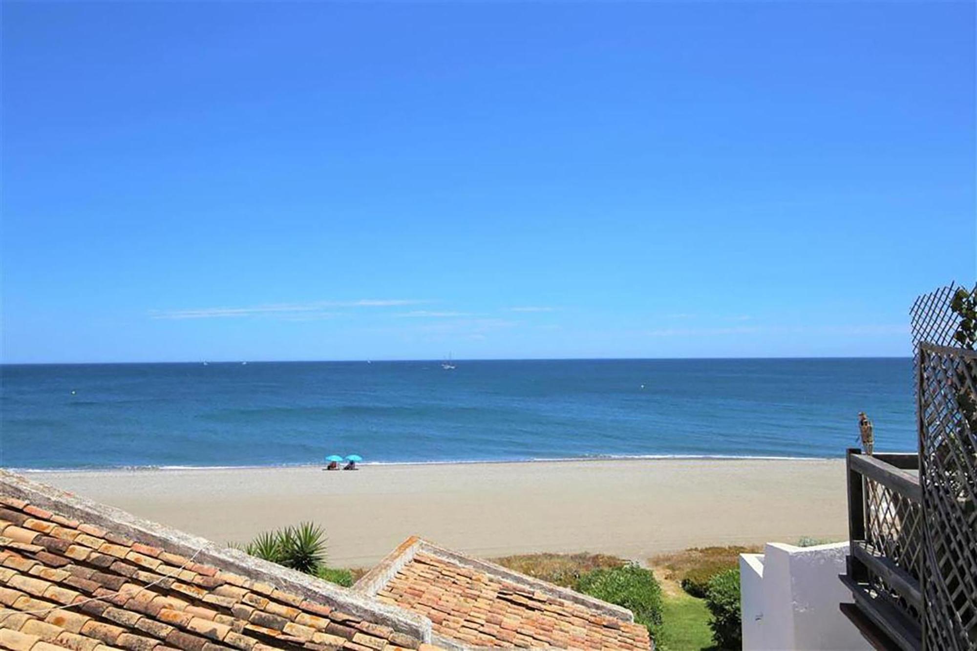 Beachhouse Galore Estepona Exterior foto